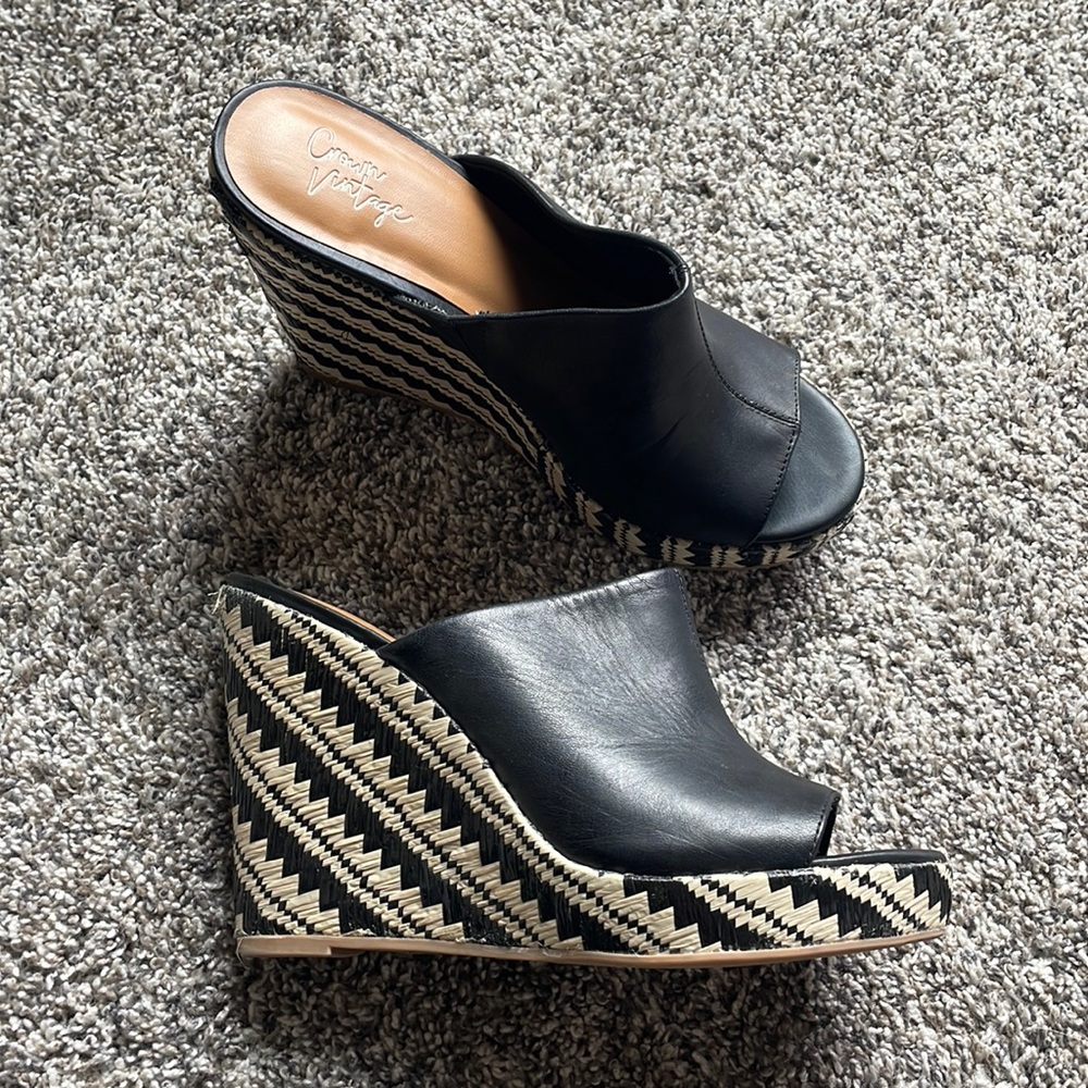 New without box. Crown vintage espadrilles. Size 7.5